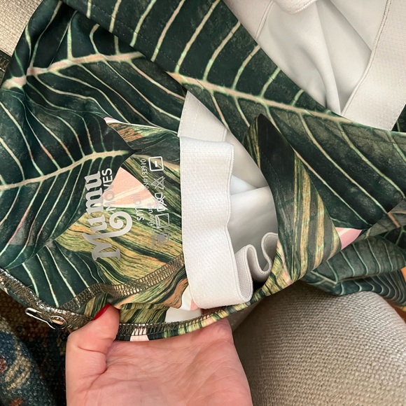 Show me your mumu moves tank top - Picture 4 of 5